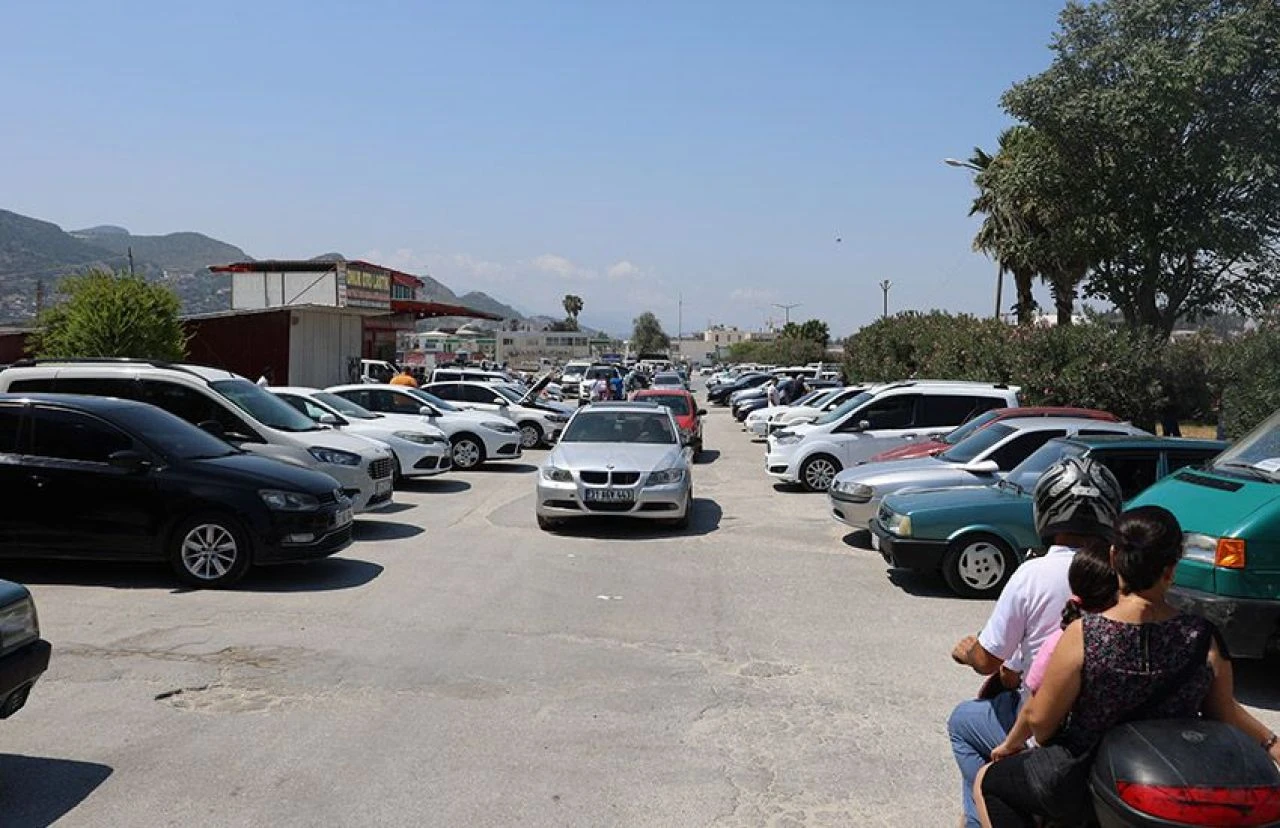 Deprem bölgesinde otomobil pazarında durgun bekleyiş: 6 haftadır aracını satamıyor - 2. Resim