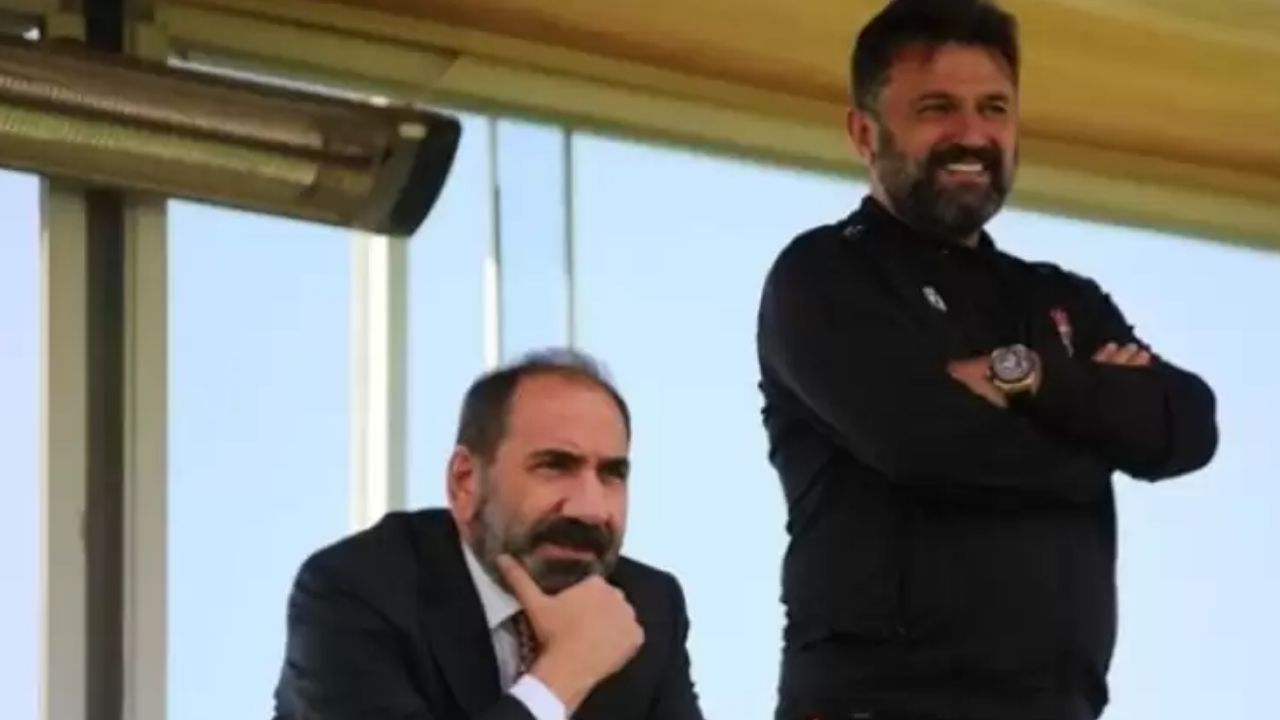 Sivasspor Teknik Direktörü Uygun'dan Mecnun Otyakmaz'a veda mesajı
Bülent Uygun'dan Mecnun Otyakmaz açıklaması! - Futbol