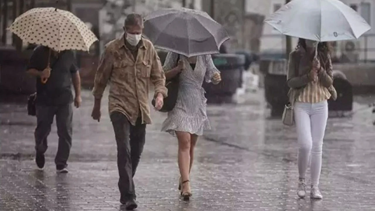 AKOM İstanbul için saat verdi! Şemsiyelerinizi çıkarın, sağanak geliyor - 1. Resim