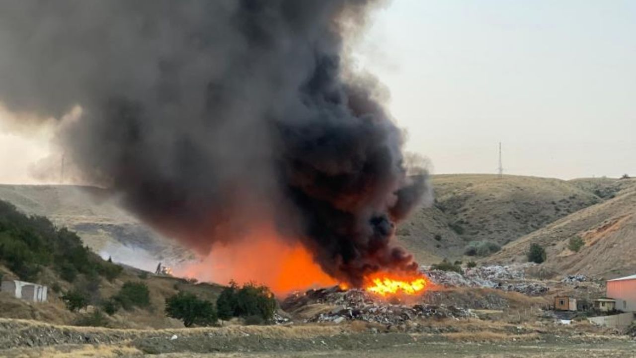 Ankara'da çöp toplama alanında yangın: Dumanlar kapladı! - Gündem