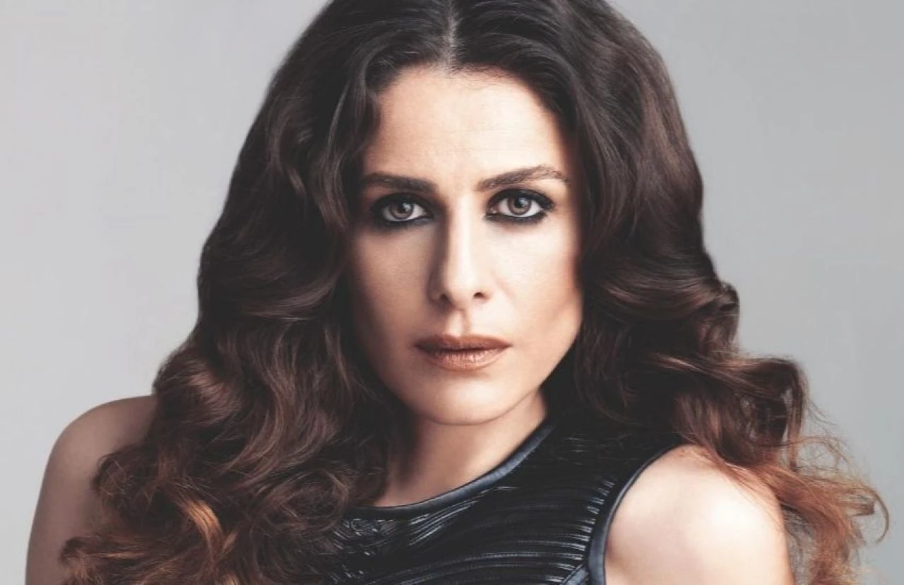 Ben Bu Cihana Sığmazam'ın Leyla'sı Ebru Özkan imajını yeniledi! Yeni haline beğeni yağdı
