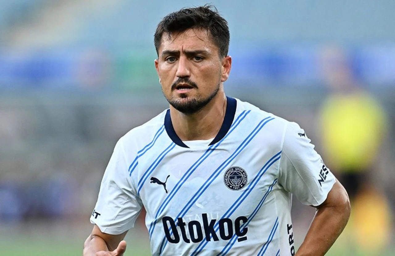 Daha yeni transfer edilmişti! Fenerbahçe'de Jose Mourinho rekor transfer dahil 9 yıldızın biletini kesti