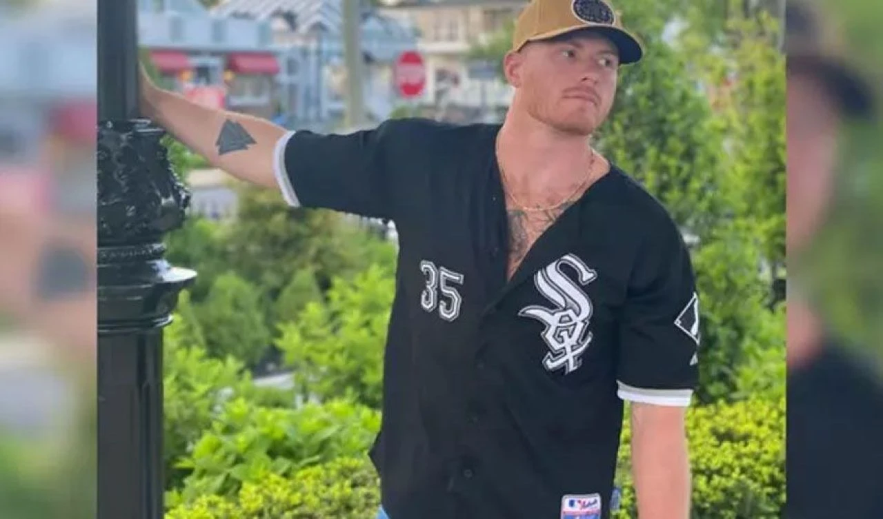 Kızının tabağından patates alan martının kafasını kopardı!