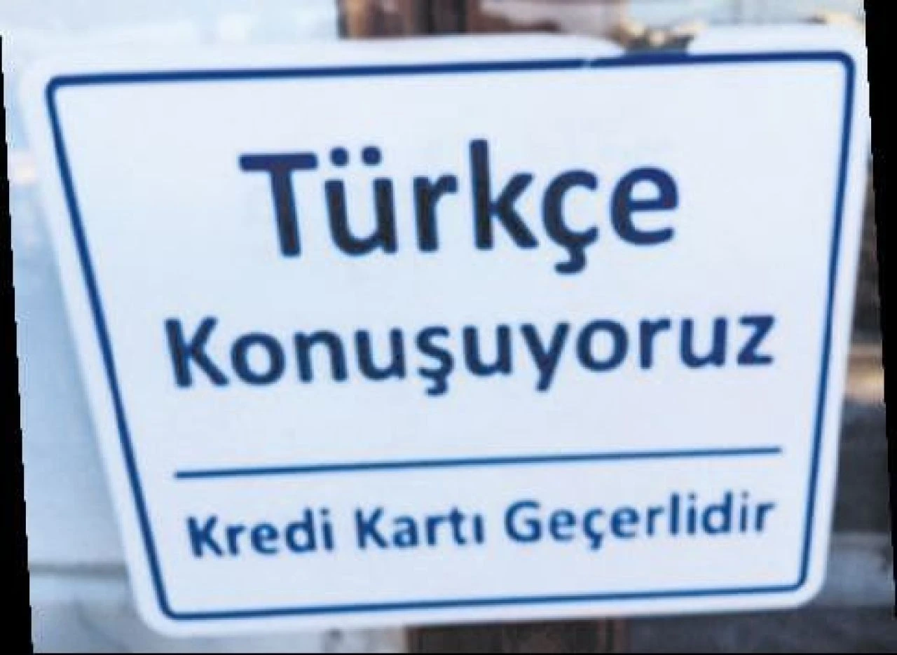 Komşunun tabelaları ve menüleri değişti! Yunan adalarında Türkçe esintiler - 4. Resim