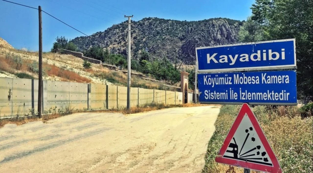 Muhtardan su israfı yapan köylülere güldüren anons! "Adamlar sizin yüzünüzden banyo yapamıyor"