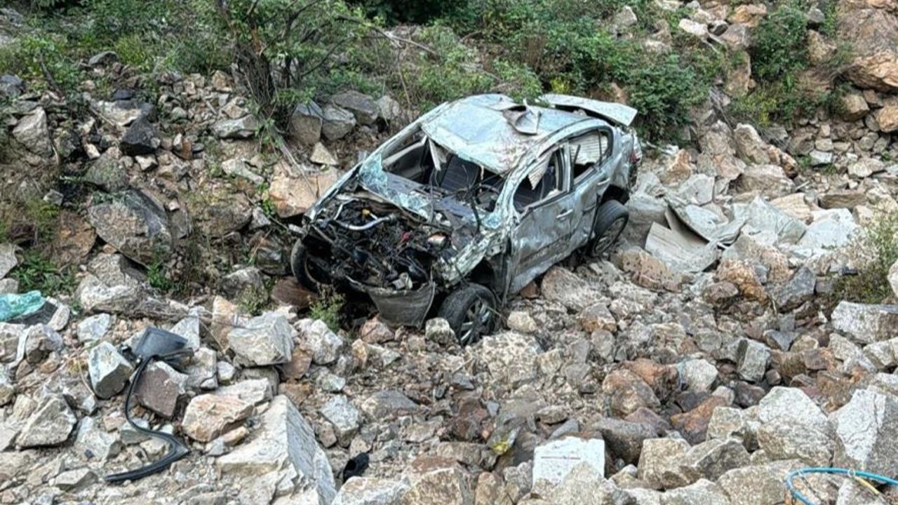 Ordu’da otomobil 50 metrelik uçuruma yuvarlandı: Ölü ve yaralılar var! - Gündem