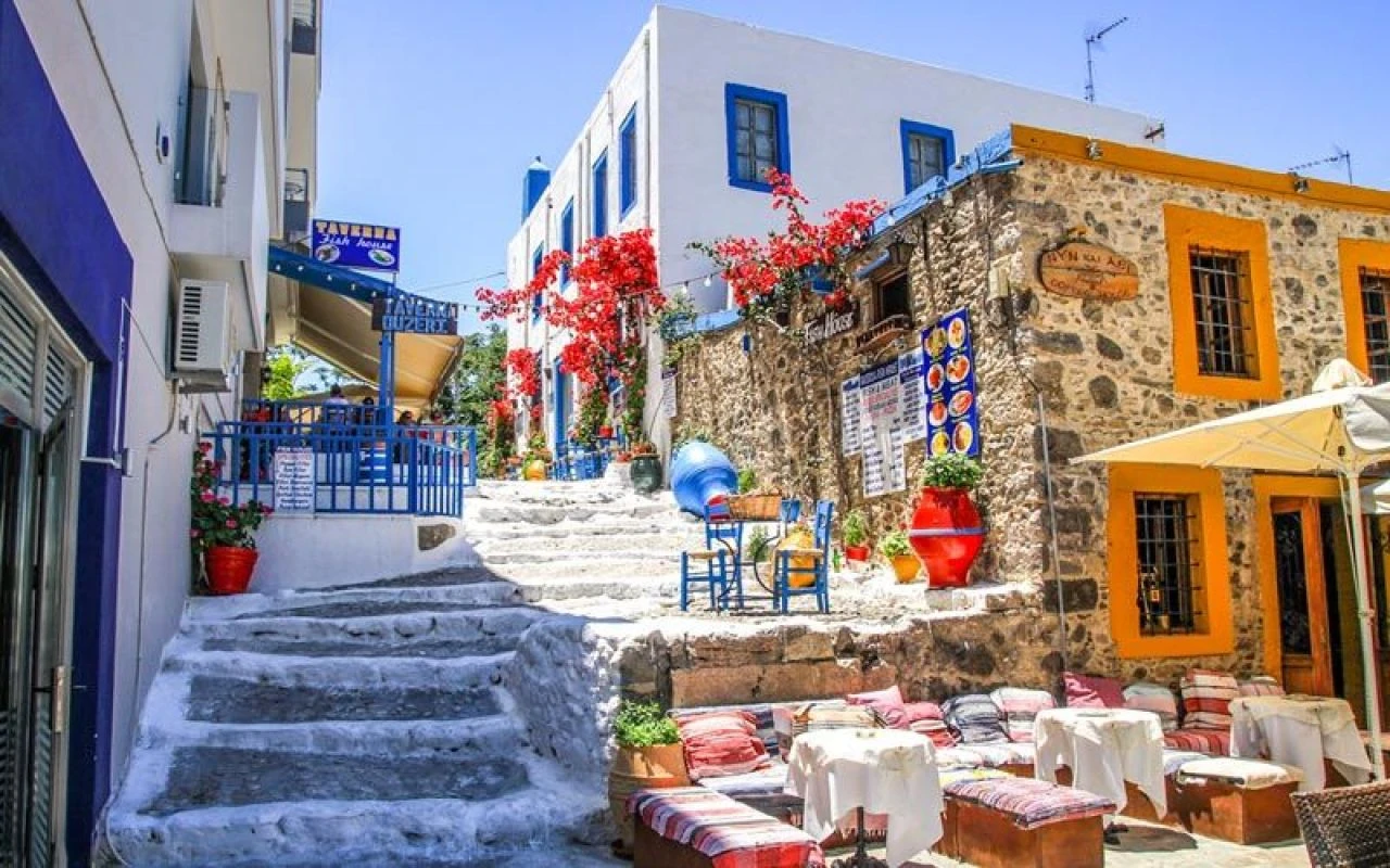 Yunan adaları dolup taşıyor! Yerli turisti kaçıran sebepler ortaya çıktı: Antalya ile arasında 100 bin TL fark var - 4. Resim