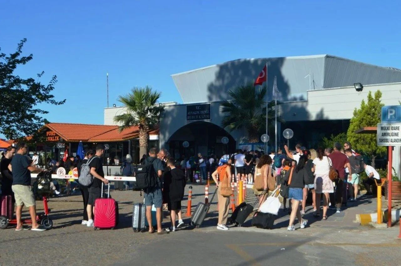 Yunan adaları dolup taşıyor! Yerli turisti kaçıran sebepler ortaya çıktı: Antalya ile arasında 100 bin TL fark var - 2. Resim