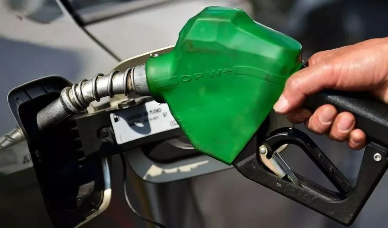 Akaryakıt fiyatları değişiyor! Motorine indirim geliyor: İşte güncel akaryakıt fiyatları - 2. Resim