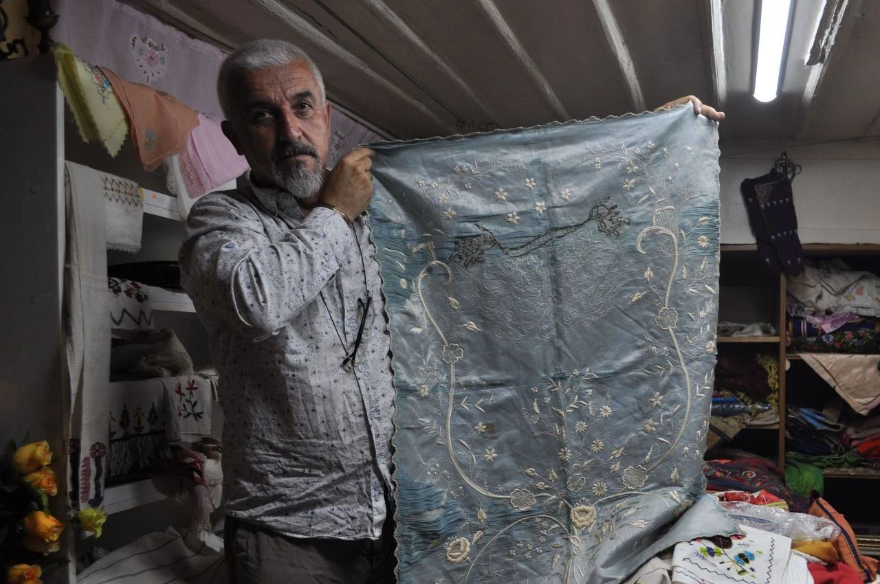 Eskişehirli antikacı tepki gösterdi! Çöpten topluyorlar! Değeri paha biçilemez - 3. Resim