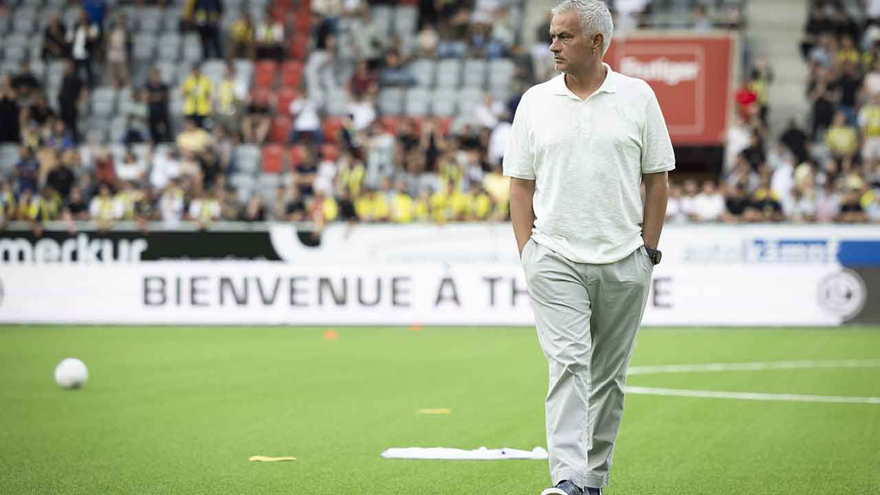 Lugano maçı sonrası Mourinho'dan sentetik çim tepkisi: Böyle bir sahada oynanması kabul edilemez - Spor
