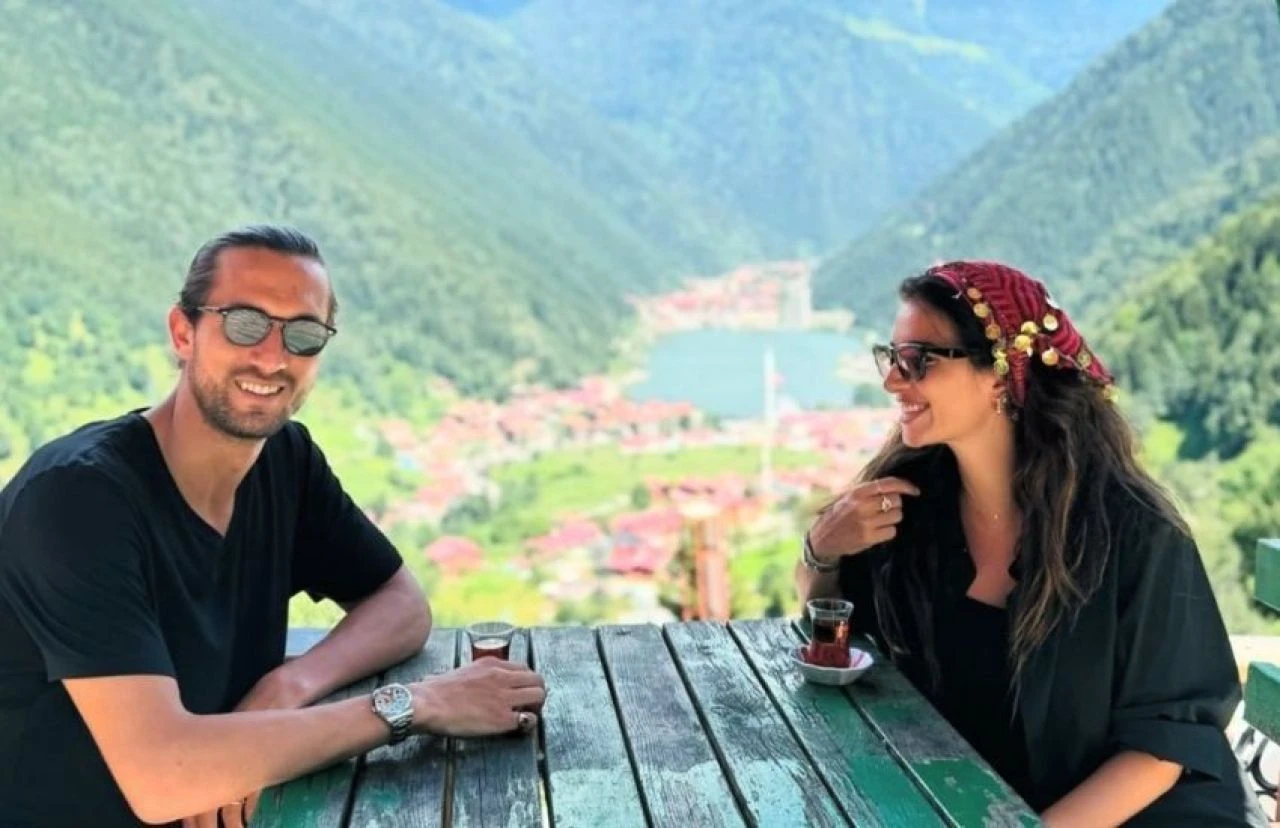 Melisa Aslı Pamuk ile Yusuf Yazıcı Trabzon'a el öpmeye gitti