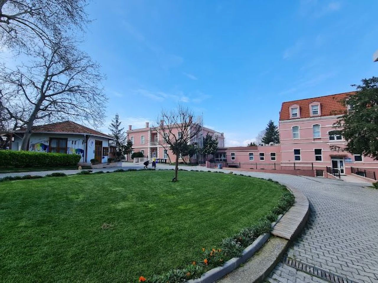 Özel lise fiyatları 1 milyon lirayı geçti! Tam yüzde 300 zamlandılar - 2. Resim