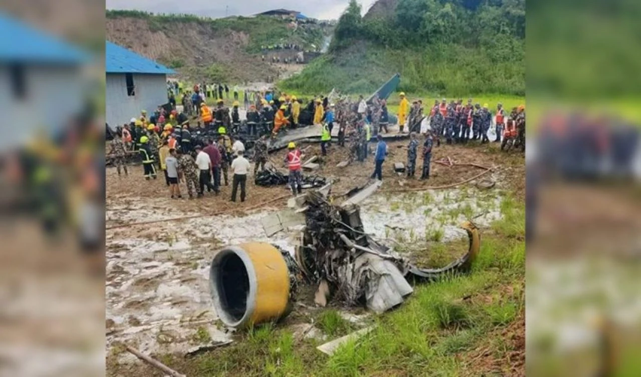 Son dakika! Nepal'de 19 kişilik uçak kalkış sırasında düştü - 3. Resim