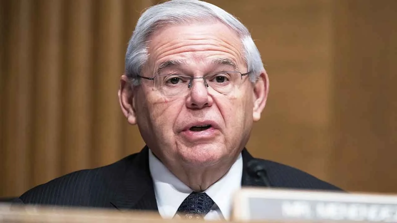 Yolsuzlukla suçlanıyordu! Türkiye karşıtı ABD'li Senatör Menendez istifa etti