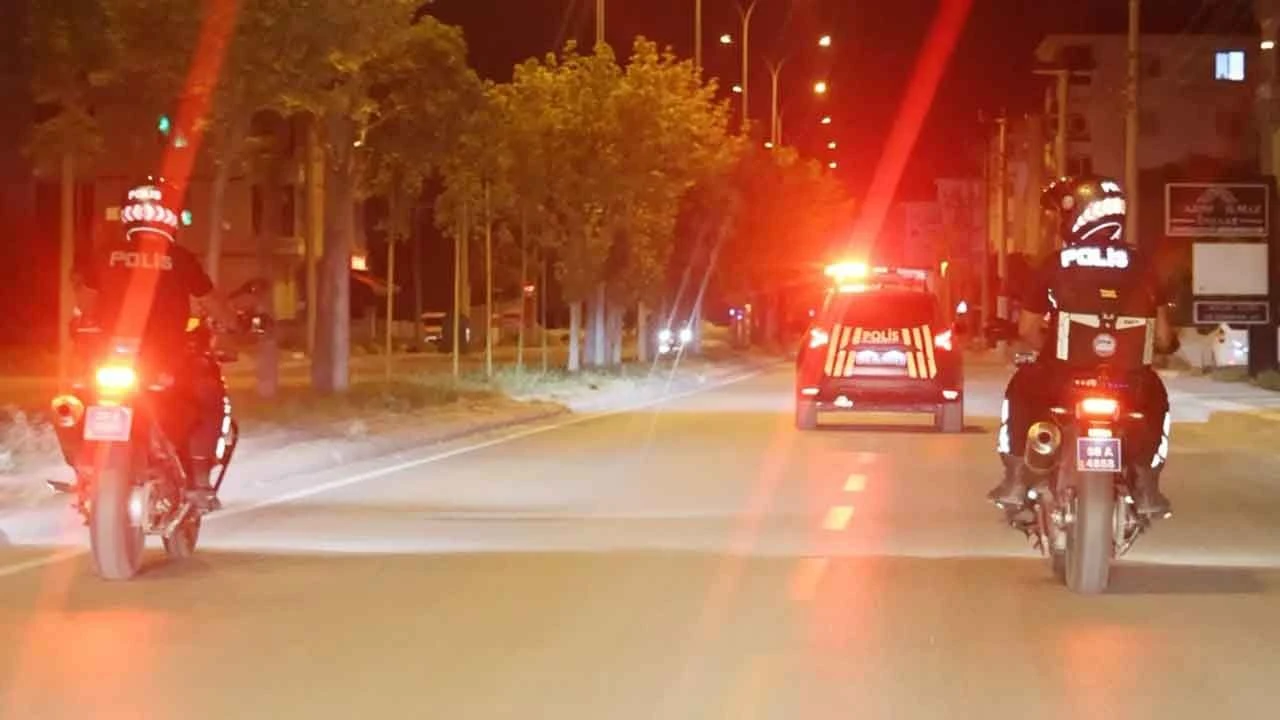 Aksaray'da film sahnelerini aratmayan kovalamaca! 3 genç böyle yakalandı