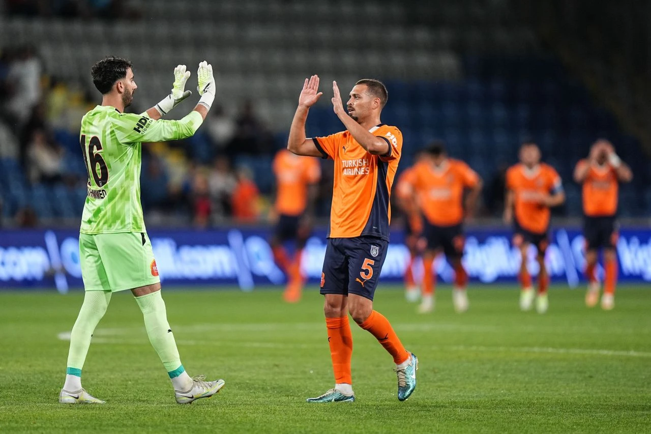 Cumhurbaşkanı Erdoğan Başakşehir'i yalnız bırakmadı! - 1. Resim