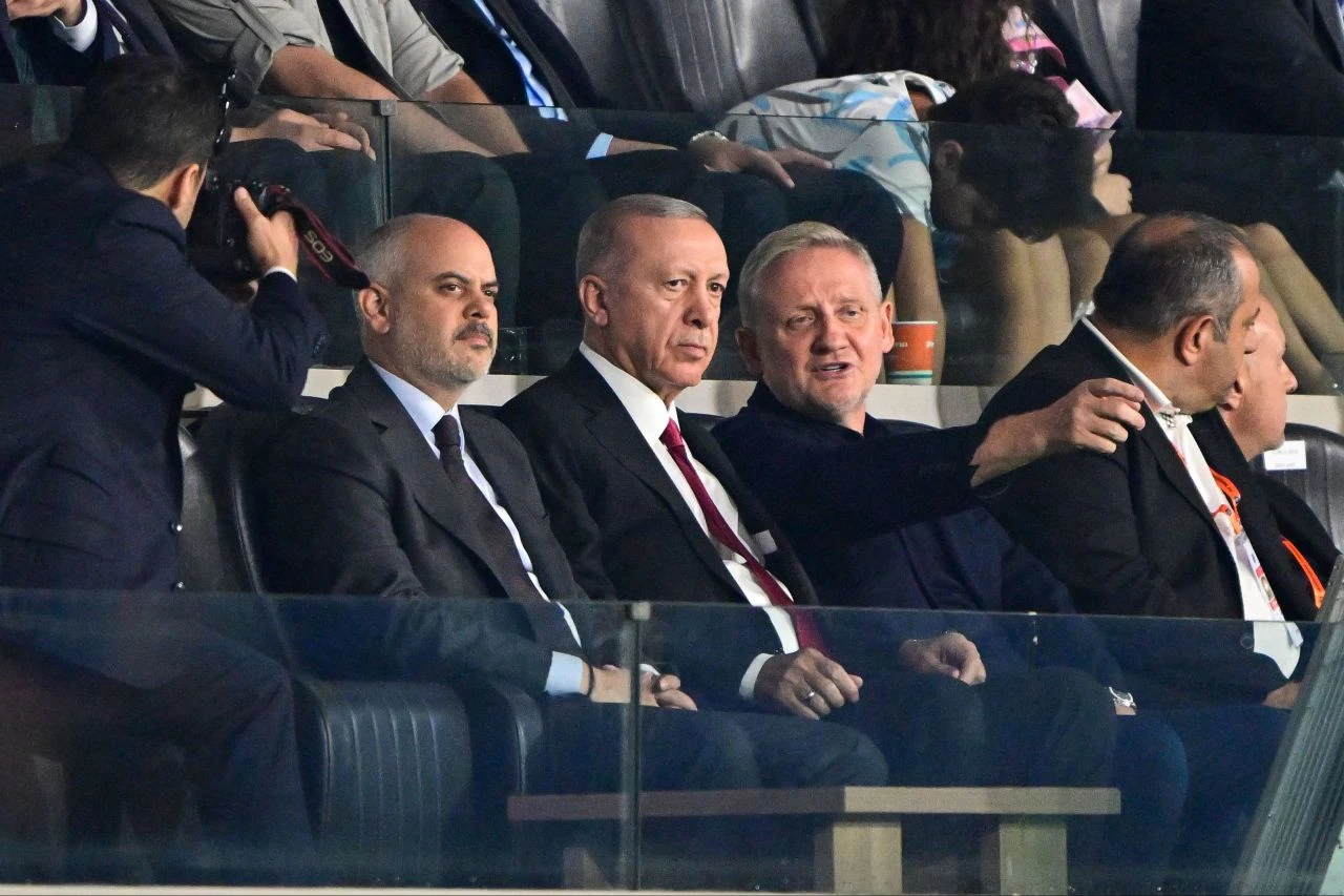 Cumhurbaşkanı Erdoğan Başakşehir'i yalnız bırakmadı! - 3. Resim