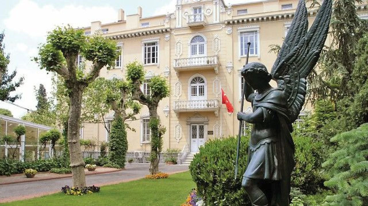 Fransız okulları krizi! Eğitim uzmanı uyardı: Adaletsiz bir sistem var