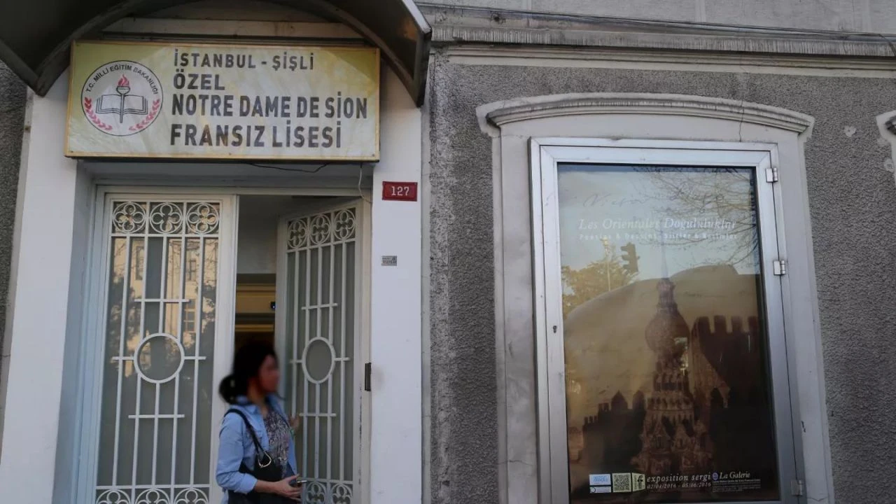 Fransız okulları krizi! Eğitim uzmanı uyardı: Adaletsiz bir sistem var