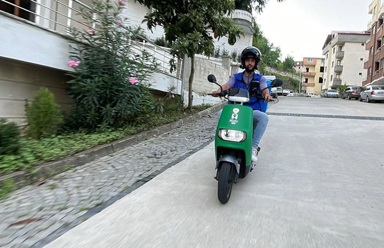 Gençlerden kuryeleri rahatlatacak proje! Elektrikli motor ürettiler, akaryakıt maliyetini azalttılar - 2. Resim