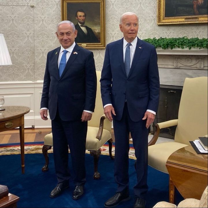 İsrail Başbakanı Netanyahu protestolar eşliğinde Beyaz Saray'da Joe Biden tarafından ağırlandı - 1. Resim