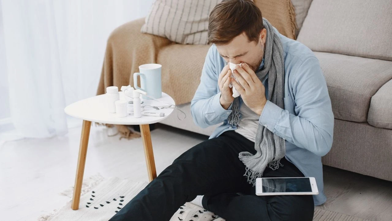 Klima çarpması yataklara düşürdü! Grip, Covid-19 ve Zatürre ile karıştırılıyor