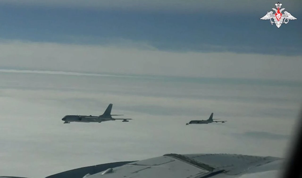Rusya ve Çin'den gövde gösterisi! Stratejik bombardıman uçaklarından ortak devriye