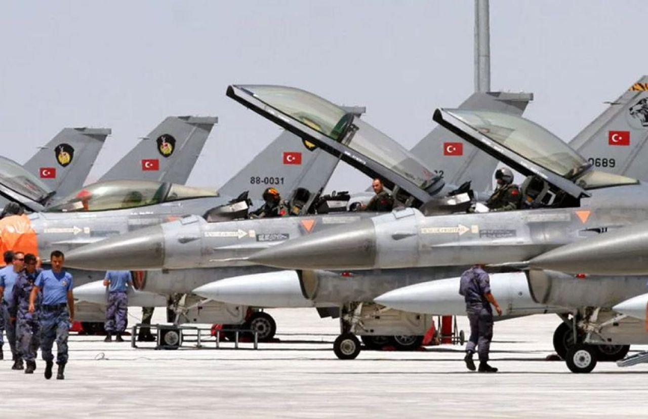 Türkiye, Katar'a F-16 gönderiyor - 3. Resim