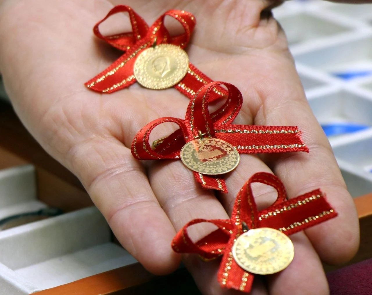 Altında savaş! Gram altın fiyatları dibe çekildi - 3. Resim