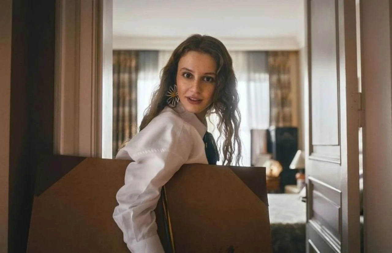 Aras Bulut İynemli'li dizide Devrim Özkan'ın rolü değişti! Yeni Esme ise Ahsen Eroğlu oldu