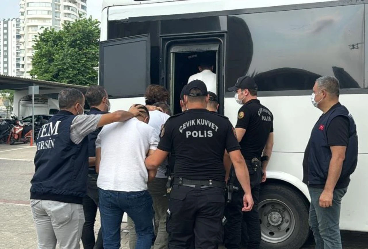 operasyon Mersin'de DEAŞ operasyonu! Örgüte eleman bulan 9 şüpheli yakalandı - 1. Resim