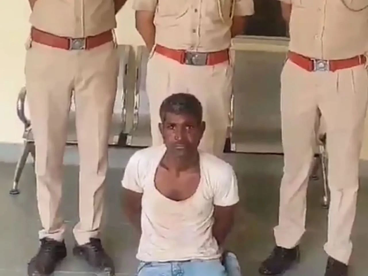 Ölü olarak kayıtlara geçti, yaşadığını kanıtlamak için saldırı düzenledi! - 2. Resim