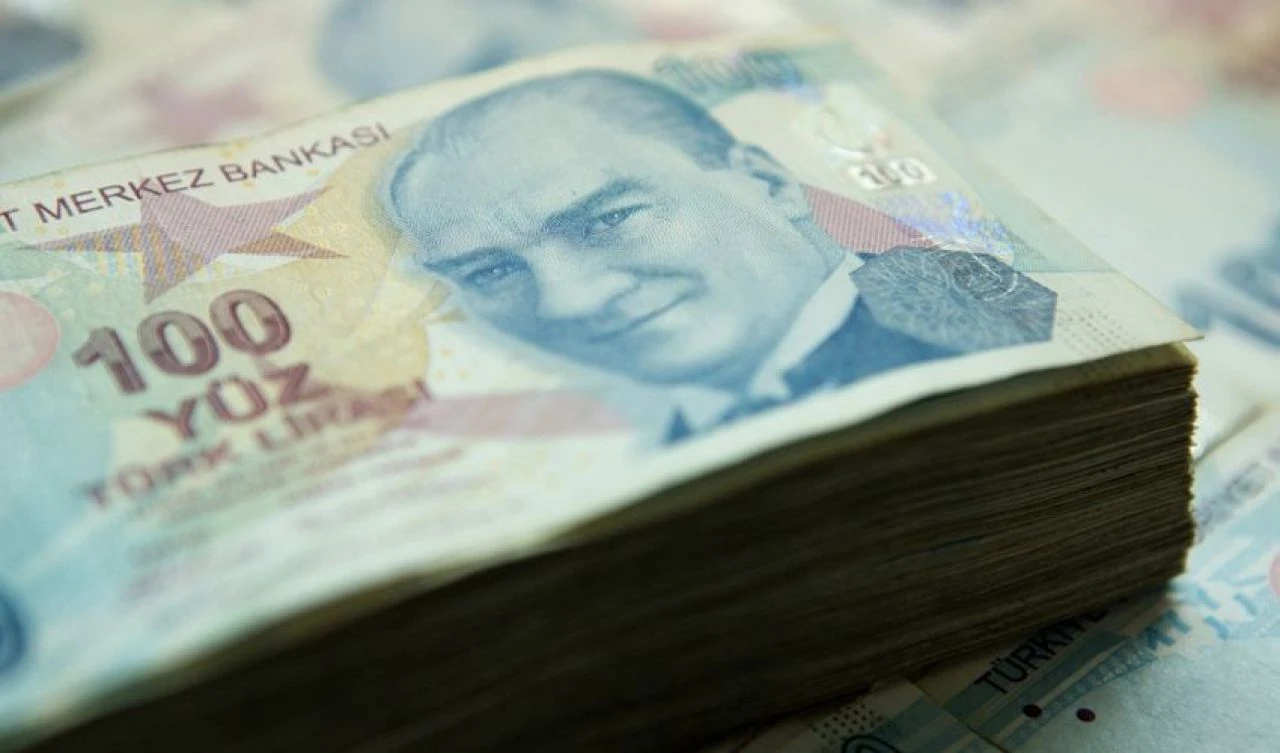 SGK'dan emekliye müjde! Emekliye zamlı maaş farkı ödemeleri bugün yatacak