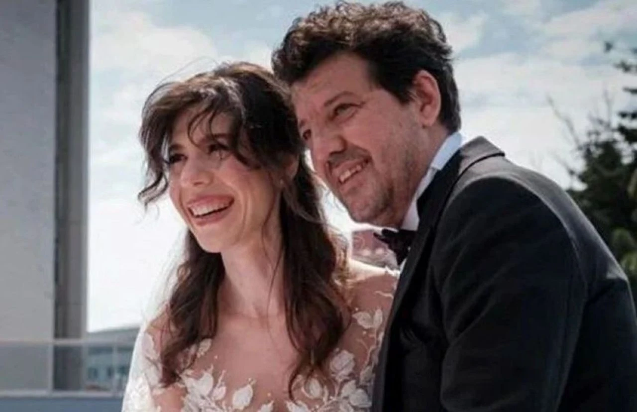 Siyah Kalp dizisinin başrol oyuncusu İlker Aksum baba oluyor