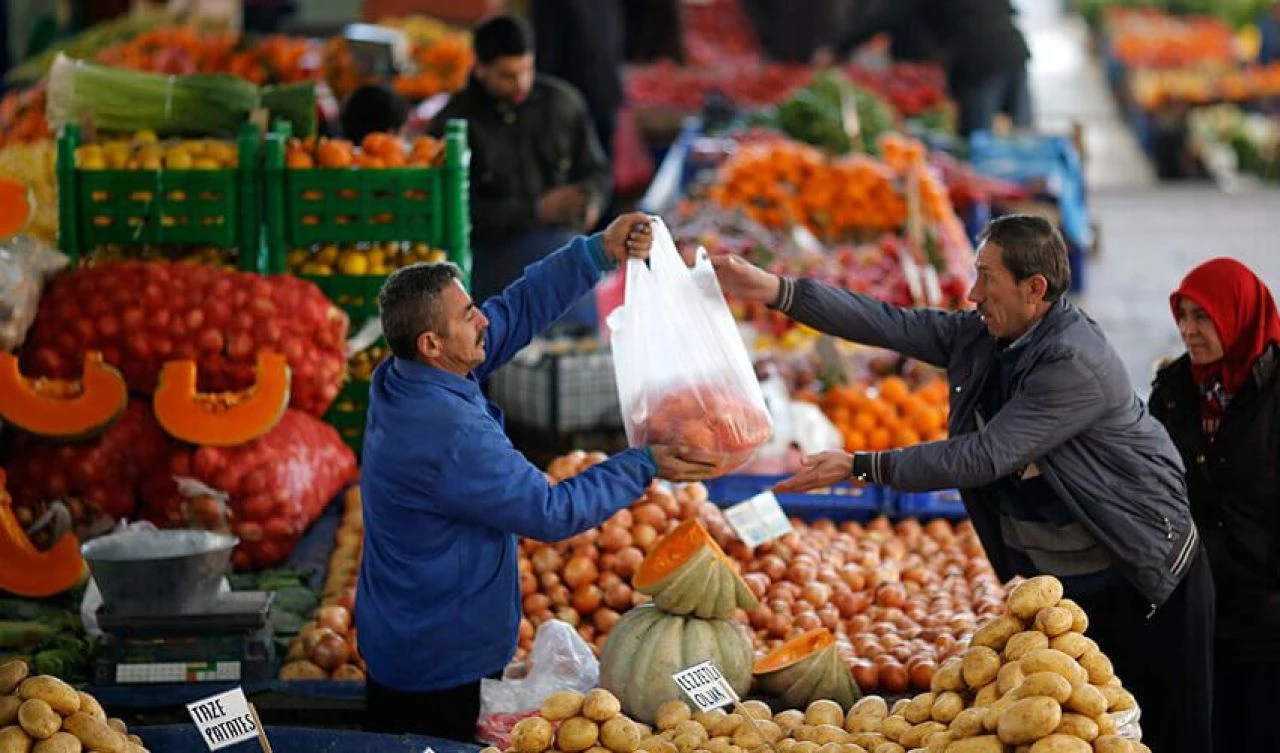 Vatandaşın enflasyon beklentisi arttı! Piyasa katılımcıları ile hanehalkı arasındaki makas açıldı