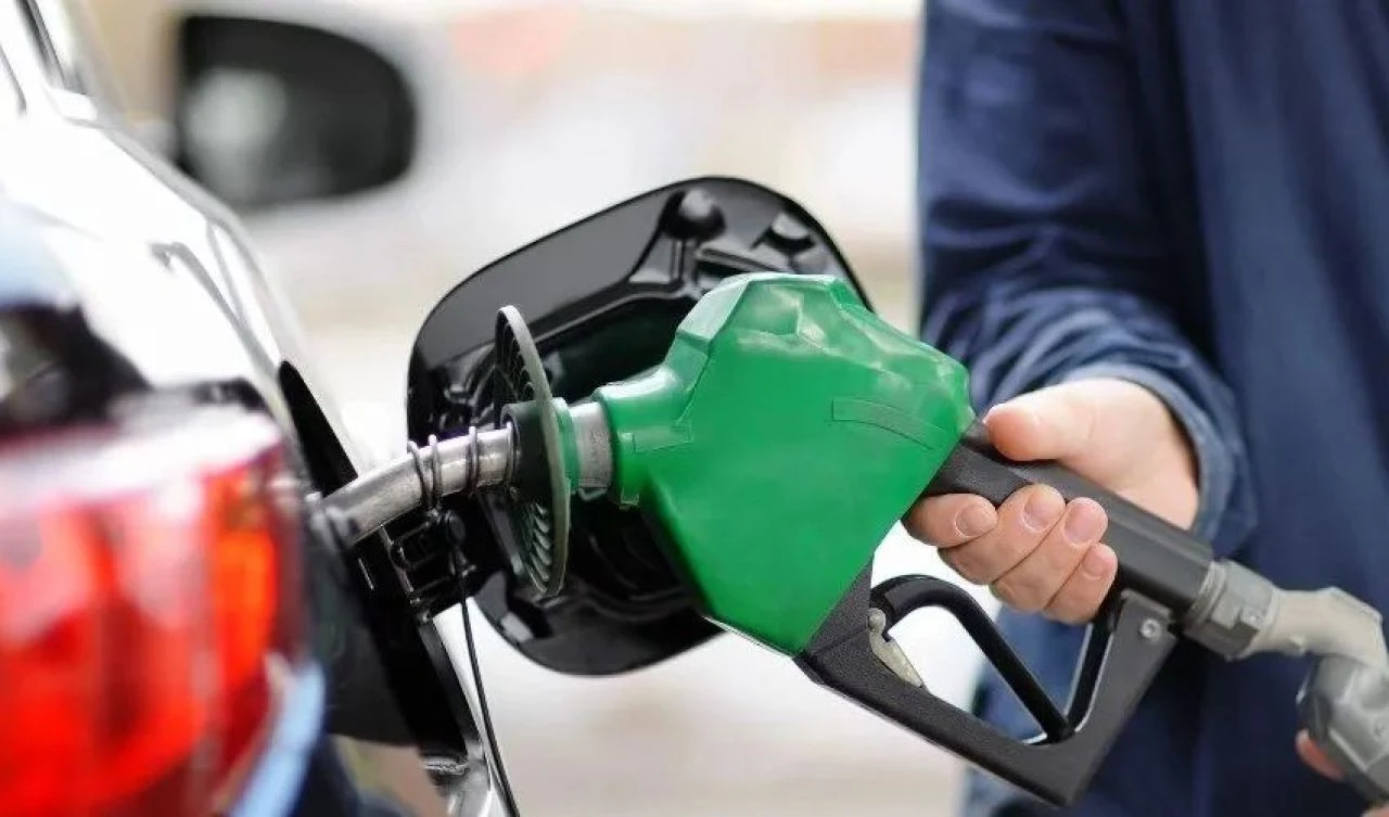 Akaryakıta indirim yolda! Petrol sert düştü: Benzin ve motorin için yeni beklenti - 1. Resim