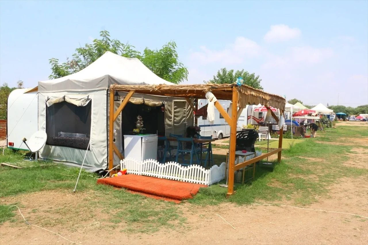 Antalya'da karavancılara şok baskın! Kamusal alanı işgal edenler kaldırıldı - 2. Resim