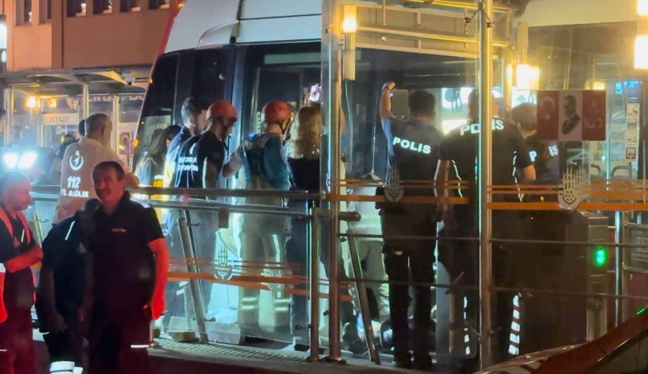 Beyazıt'ta feci ölüm! Tramvay yolunda birden başı döndü - 1. Resim