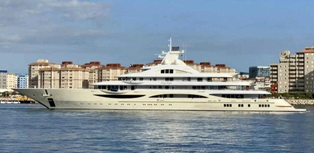 Dünyanın en zengin 5'inci insanı Hintli milyarder Bodrum'a geldi! Lakshmi Mittal'in yatı olay oldu - 1. Resim