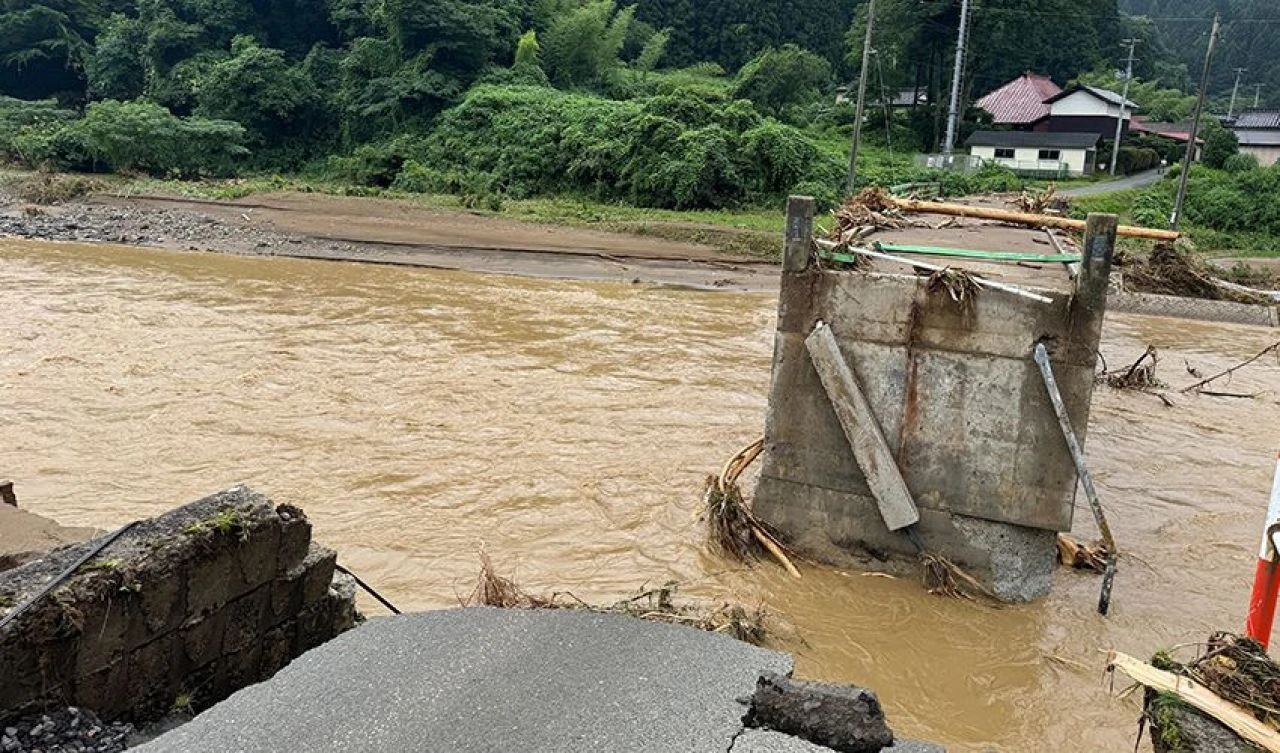 Japonya’daki şiddetli yağışlarda bilanço ağırlaşıyor: Ölü sayısı yükseldi, kayıplar aranıyor - 5. Resim