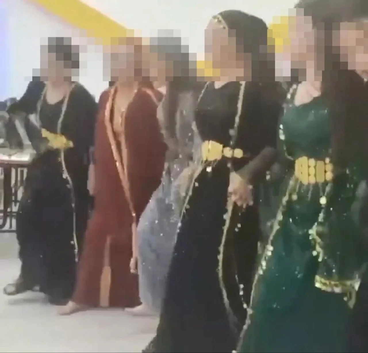 Siirt'teki düğünde PKK sloganlarıyla halay çektiler! Emniyet operasyonla tek tek yakaladı - 1. Resim