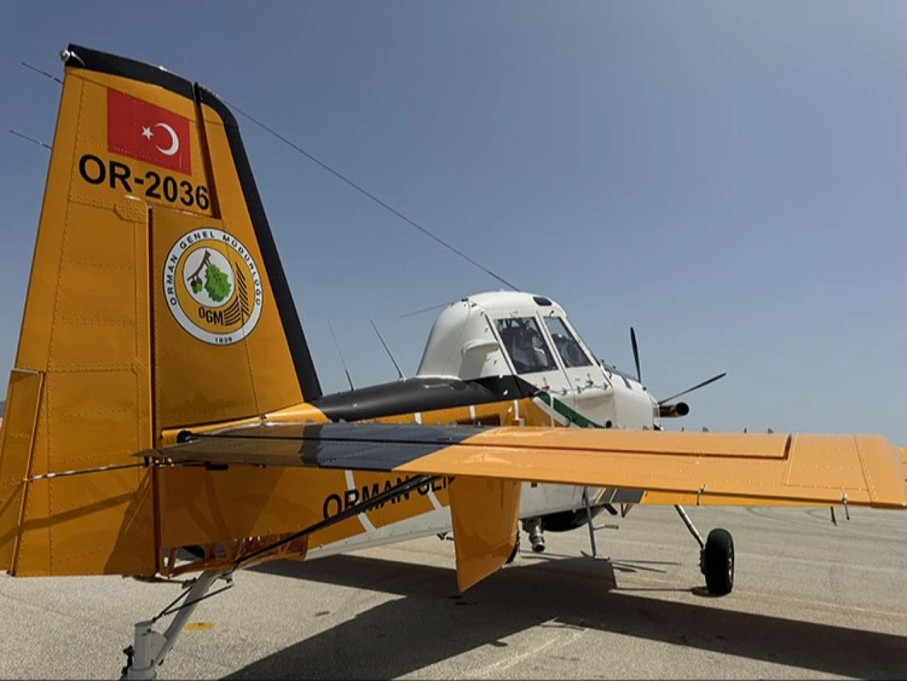 Yüksek sıcaklıklar felaketi getirdi... Helikopterler ve uçaklar orman yangınları için devrede! - 3. Resim