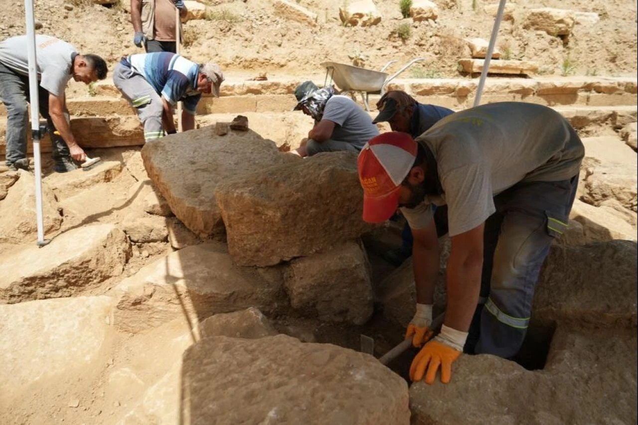 Alaşehir'de tarihi keşif! Milattan sonra 2. yüzyıla ait: Turistler akın edecek