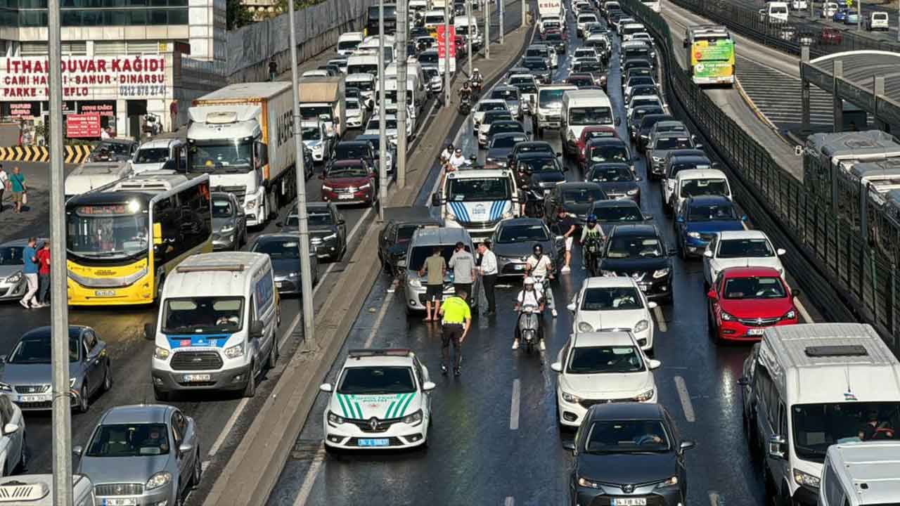 Bakan Yerlikaya açıkladı! Trafikte bir haftada 423 bin sürücüye işlem yapıldı