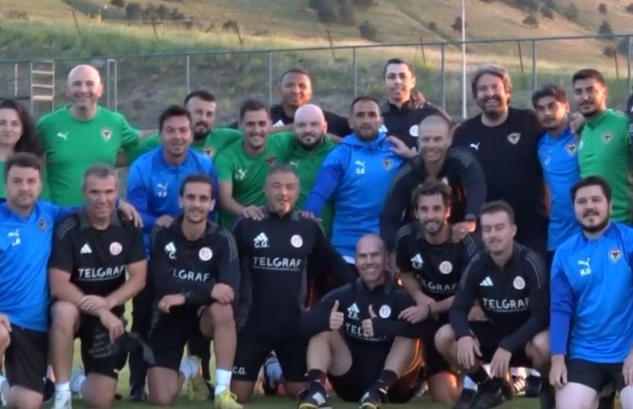 Form geçici, klas kalıcı! Antalyaspor Teknik Direktörü Alex de Souza idmanda gençlere taş çıkarttı