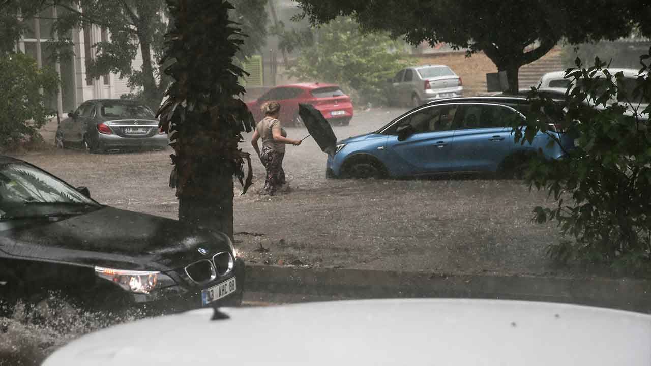 Meteoroloji&#039;den 5 il için sel uyarısı: Çok kuvvetli yağacak! İşte il il 28 Temmuz hava durumu raporu