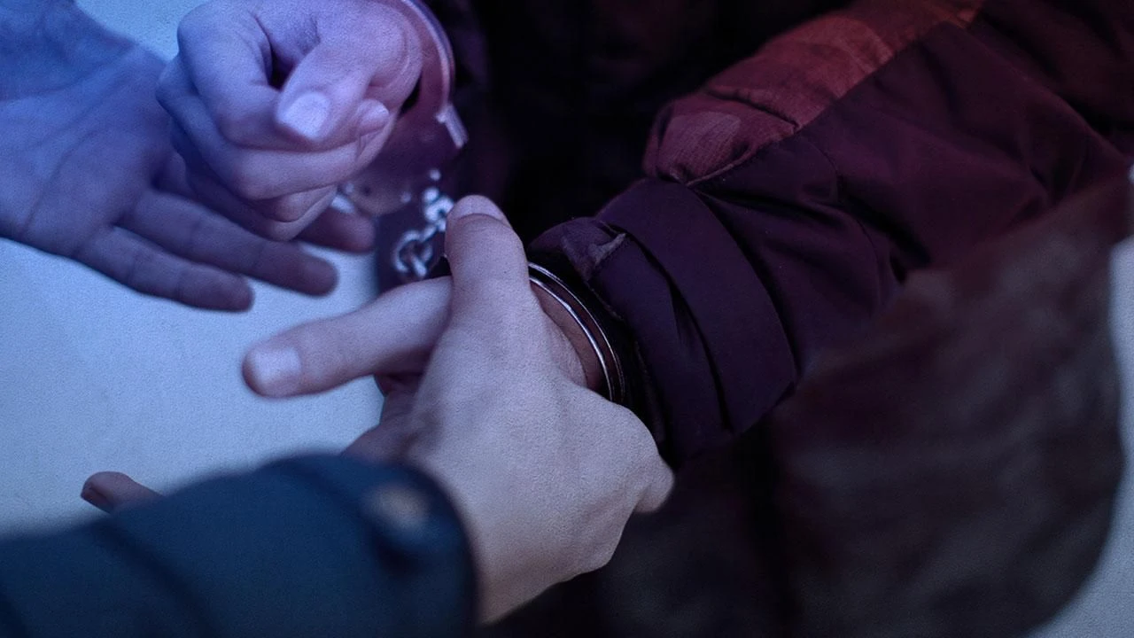 Sevgilisine sürpriz yapmak isteyenler dikkat! Hapis cezası alabilirsiniz