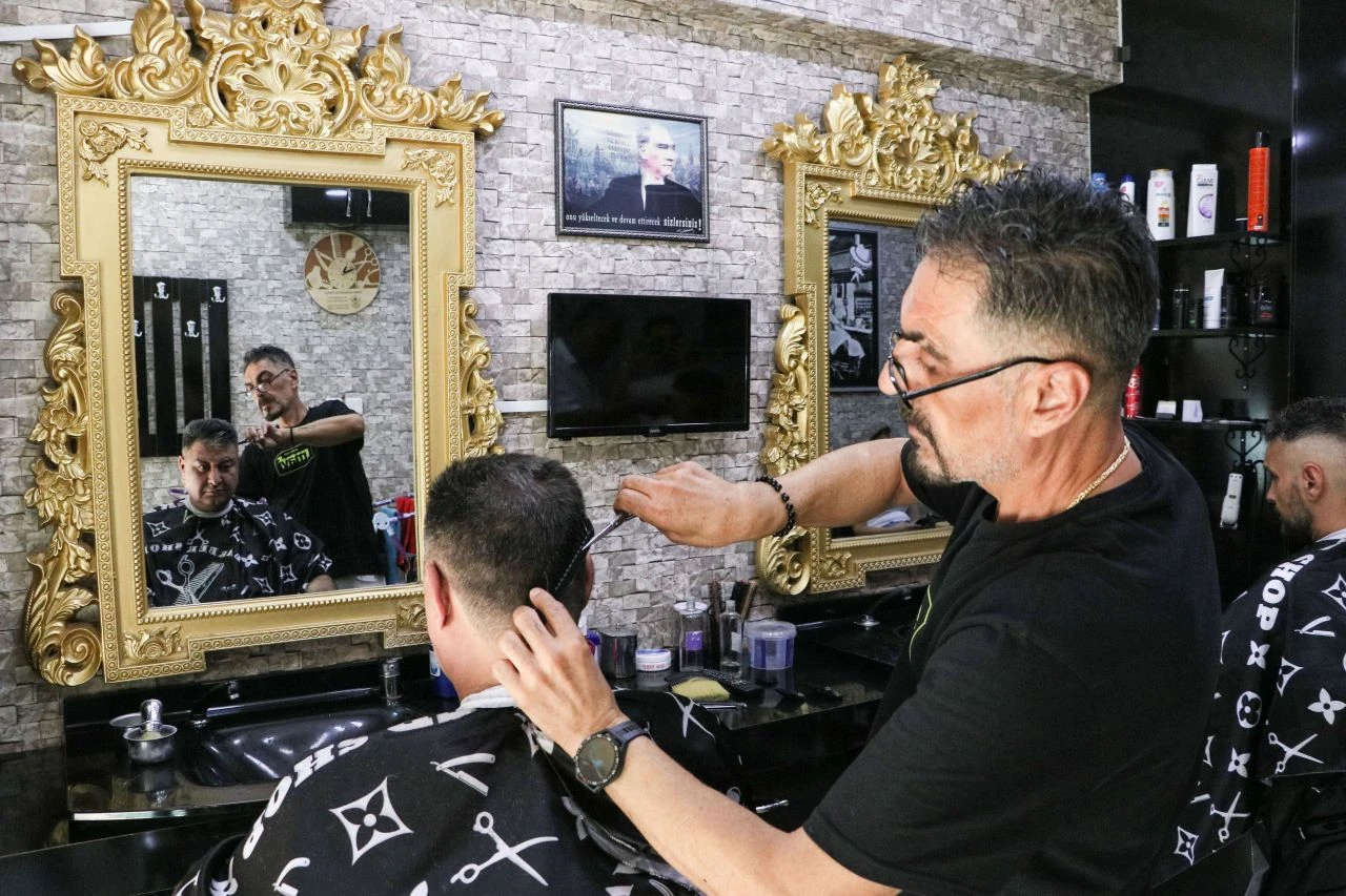 Alaçatı'daki 2 bin liralık saç sakal tıraşı gündem oldu! Dikkat çeken açıklama: "İllaki bir gerekçesi vardır"