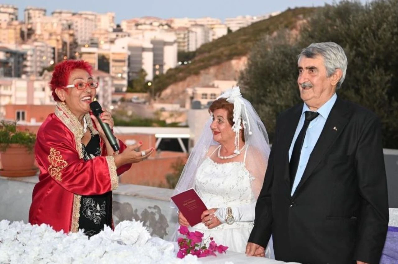 Gözlerini dolduran hayalini 56 yıl sonra gerçekleştirebildi!